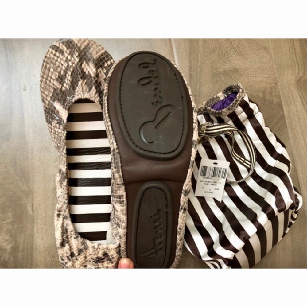 Henri Bender folding flats size 7